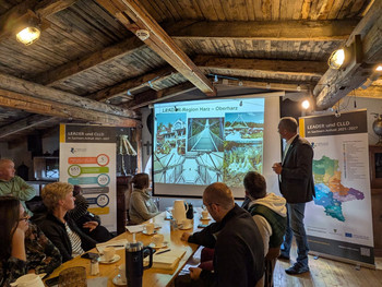 Eröffnung der Exkursion und Vorstellung der LAG Harz sowie des LEADER-Projekts der Fürst-Stolberg-Hütte Ilsenburg