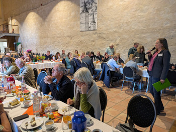Besichtigung des Schloss Hessens im Rahmen eines 3D-Rundgangs durch den digital rekonstruierten Renaissance-Garten und anschließender Austausch